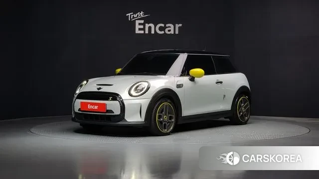 Mini Cooper Electric 2022 Серебристо-серый из Кореи