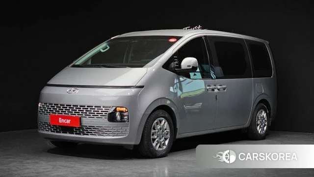 Hyundai Staria 2023 Серебряный из Кореи