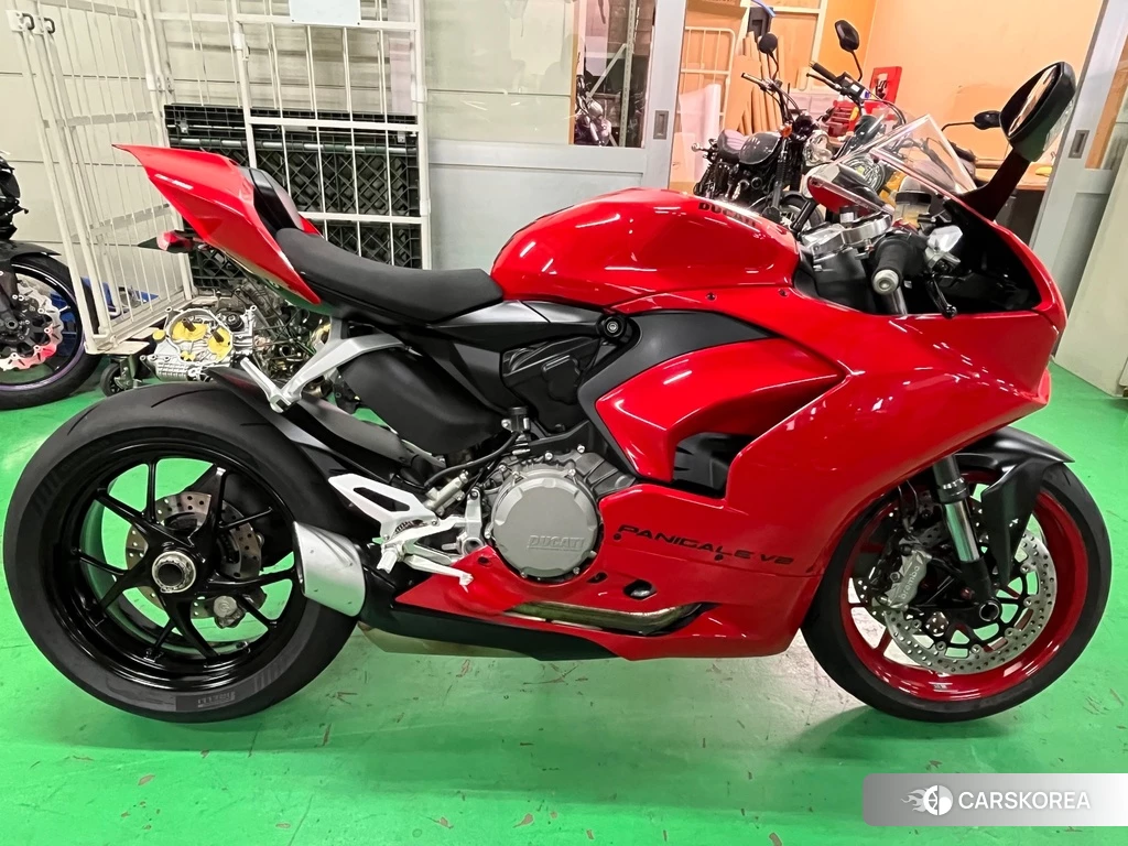 Проданный Ducati PANIGALE V2 2020 из Японии