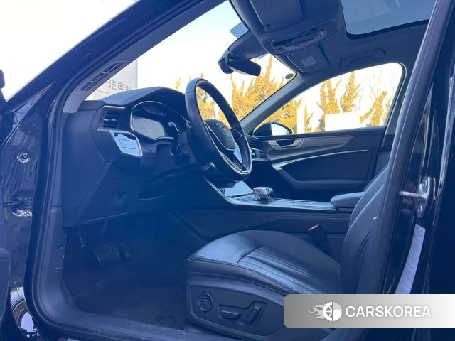 Audi A6 (import) 2024 Черный из Китая