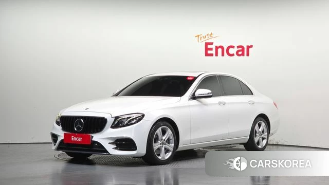 Mercedes-Benz E-Class W213 2018 Белый из Кореи