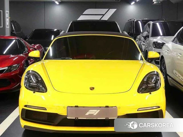 Porsche 718 Boxster 2024 Желтый из Кореи