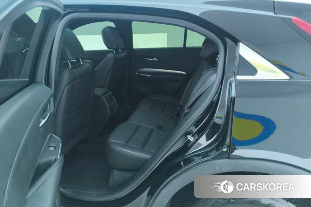 Cadillac XT4 2023 Черный из Китая