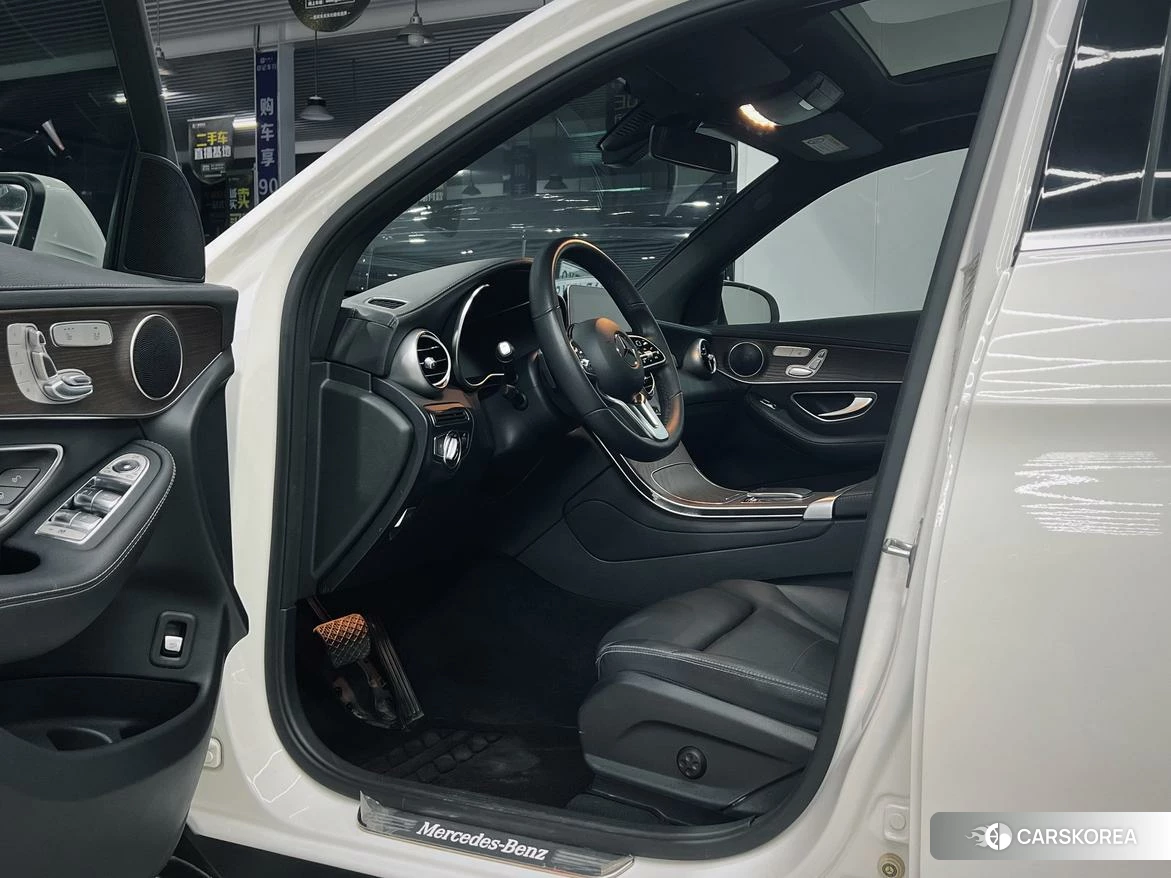 Mercedes-Benz GLC 2022 Белый из Китая