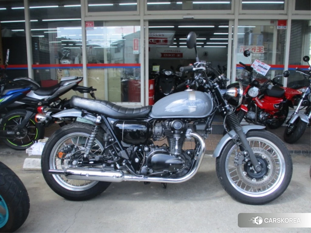 Проданный Kawasaki W800 STREET 2023 из Японии