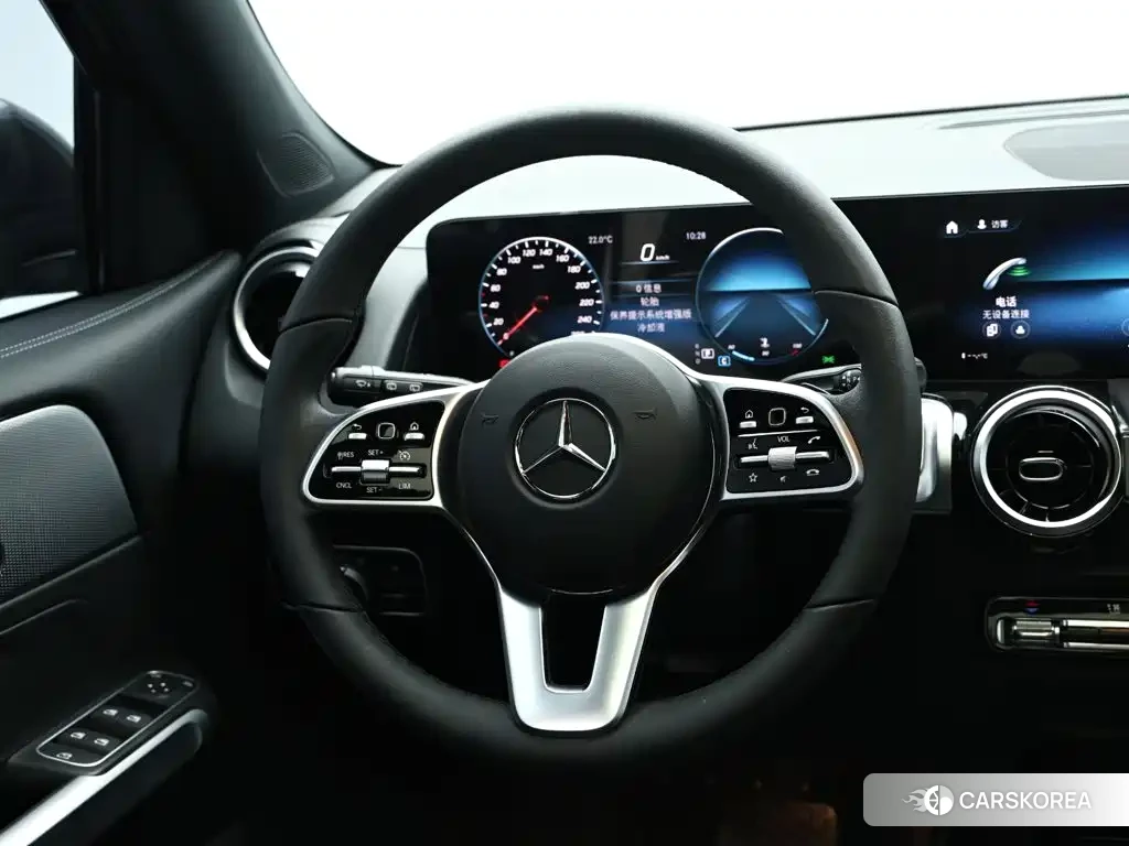 Mercedes-Benz GLB 2023 Silver/gray из Китая