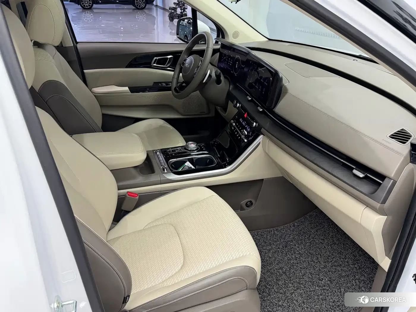 Kia Carnival 2022 Белый из Китая
