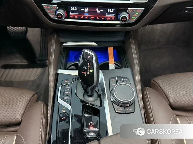 BMW 5 series 2021 Черный из Китая