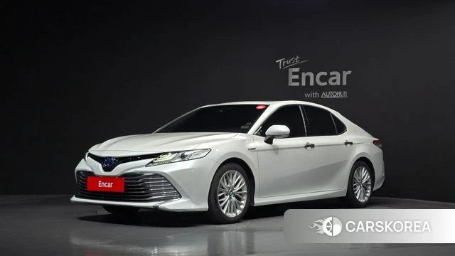 Toyota Camry (XV70) 2019 Белый из Кореи