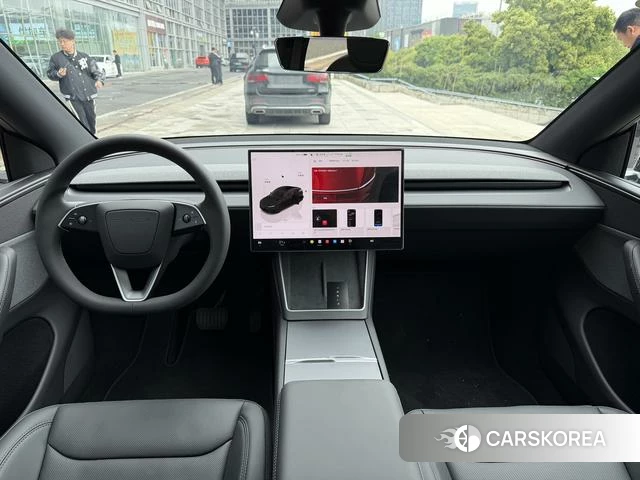 Tesla Model Y 2026 Черный из Китая