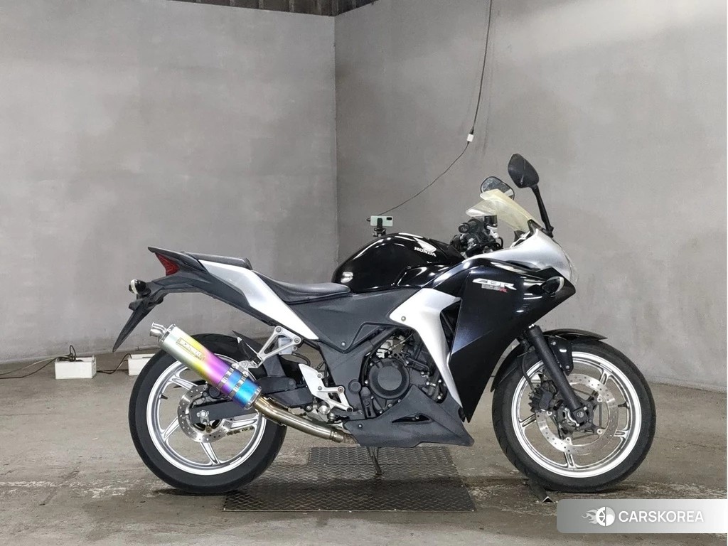 Проданный Honda CBR250R 2011 из Японии, фото 2