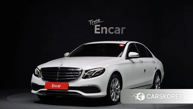 Mercedes-Benz E-Class W213 2018 Белый из Кореи