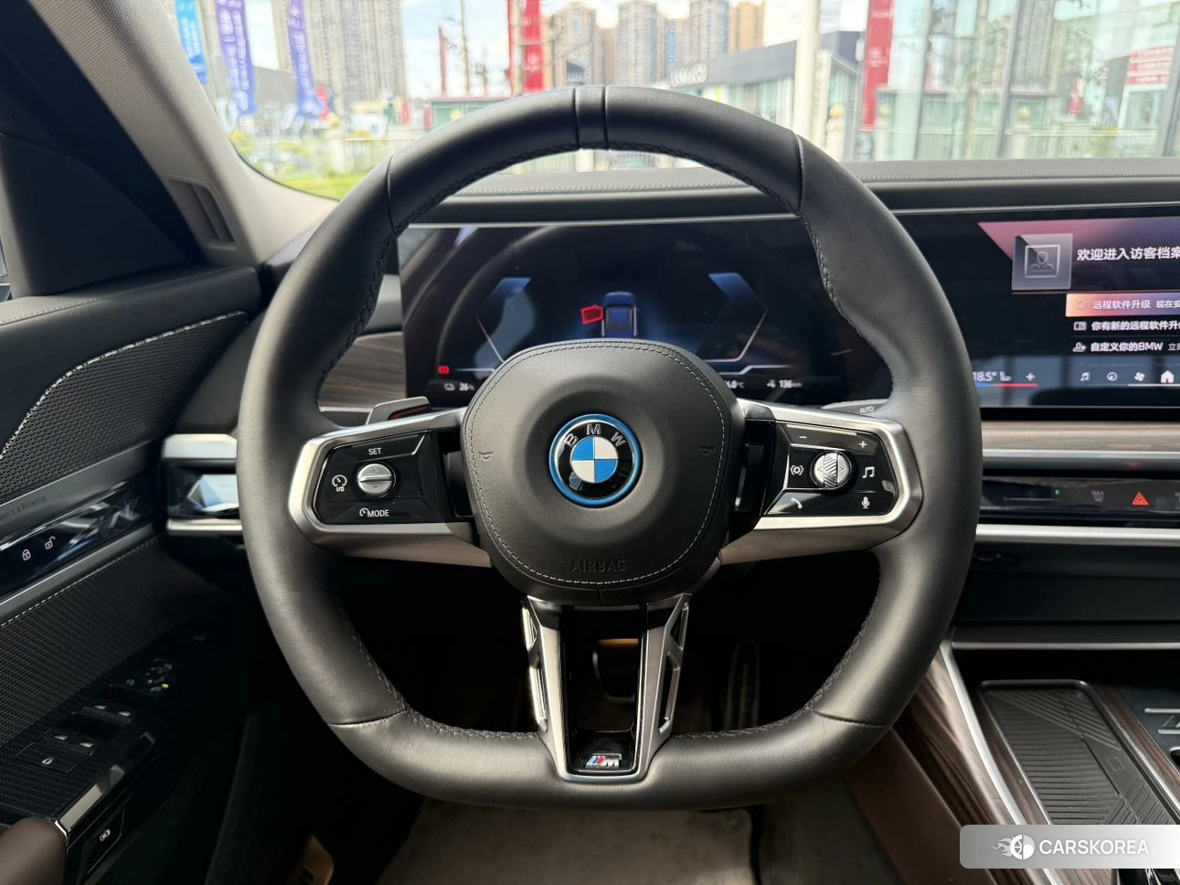 BMW i7 2023 Серебристо-серый из Китая