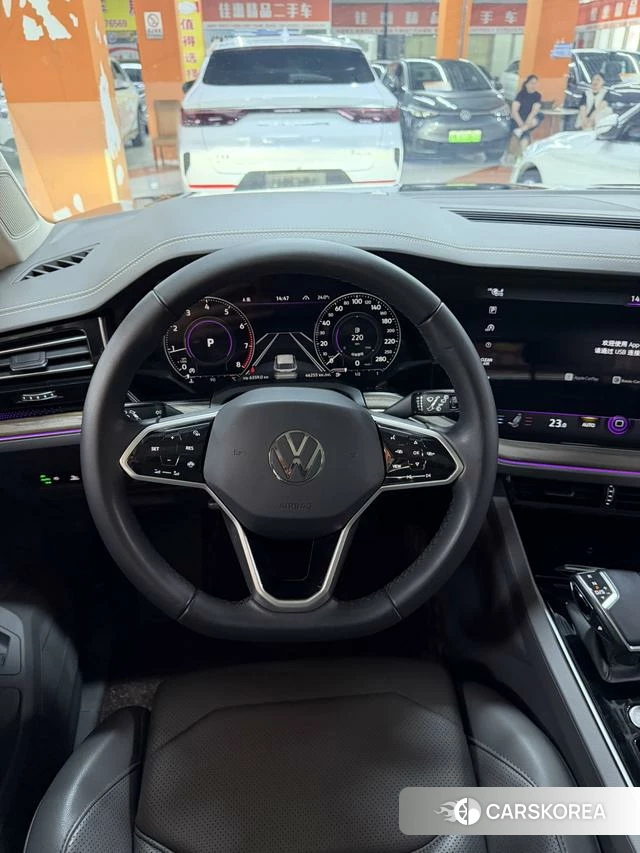 Volkswagen Touareg 2023 Черный из Китая