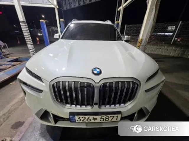 BMW X7 (G07) 2024 Белый из Кореи