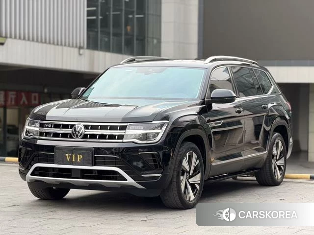 Volkswagen Tourang 2023 Черный из Китая