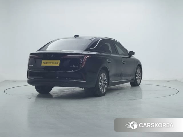 Red flag E-QM5 2023 Черный из Китая