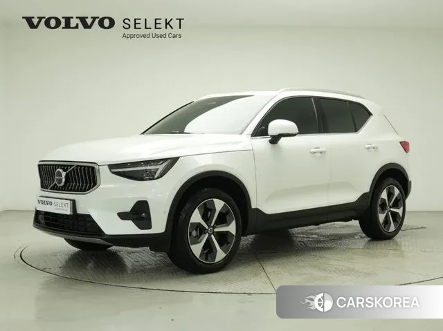 Volvo XC40 2025 Белый из Кореи