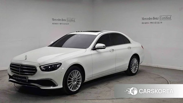 Mercedes-Benz E-Class W213 2023 Белый из Кореи