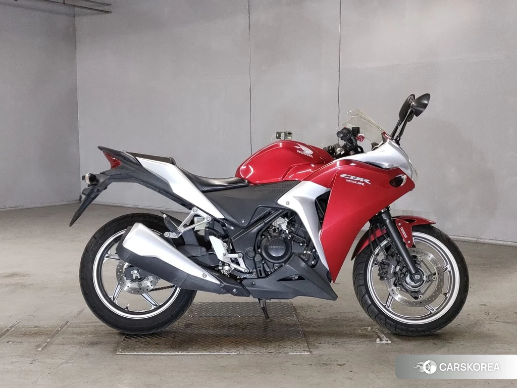 Проданный Honda CBR250R 2011 из Японии, фото 2