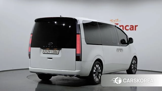 Hyundai Staria 2022 Белый из Кореи