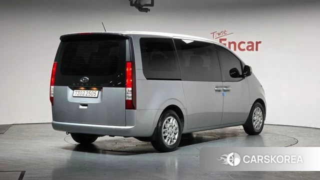 Hyundai Staria 2023 Серебристо-серый из Кореи