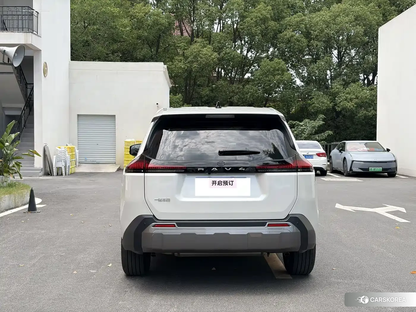 Toyota RAV4 2026 Белый из Китая