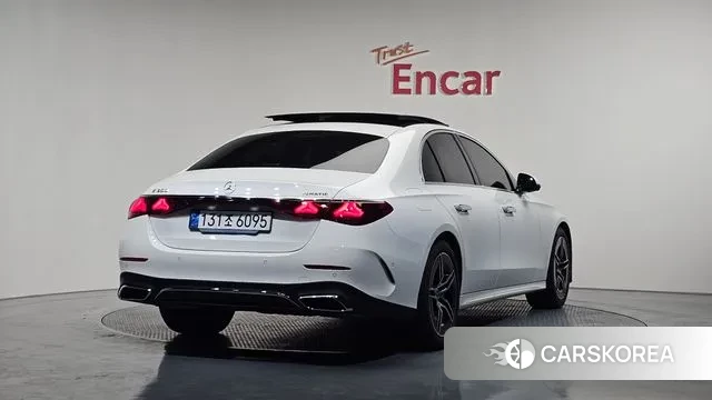 Mercedes-Benz E-Class W214 2024 Белый из Кореи