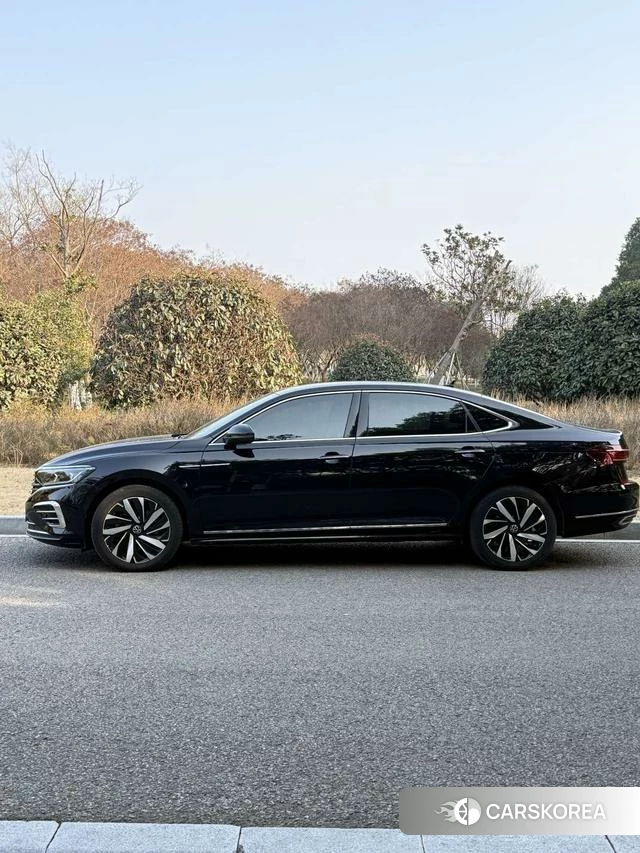 Volkswagen Passat 2023 Черный из Китая