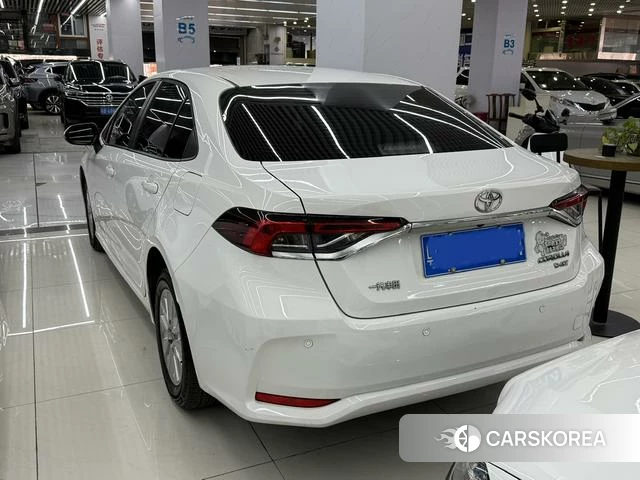 Toyota Corolla 2022 Белый из Китая