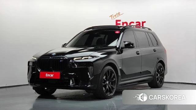 BMW X7 (G07) 2023 Черный из Кореи