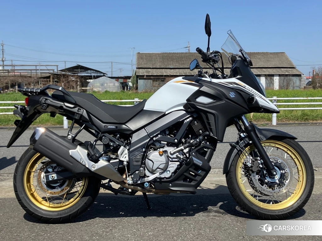 Проданный Suzuki V-STROM 650 DL650 ABS 2022 из Японии