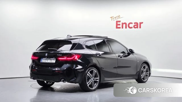 BMW 1 Series (F40) 2021 Черный из Кореи