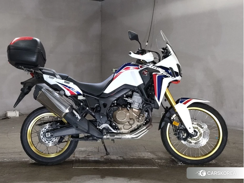 Проданный Honda CRF1000L AFRICA TWIN 2017 из Японии
