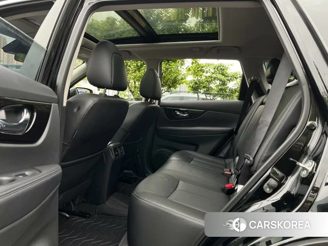 Nissan Qijun 2021 Черный из Китая