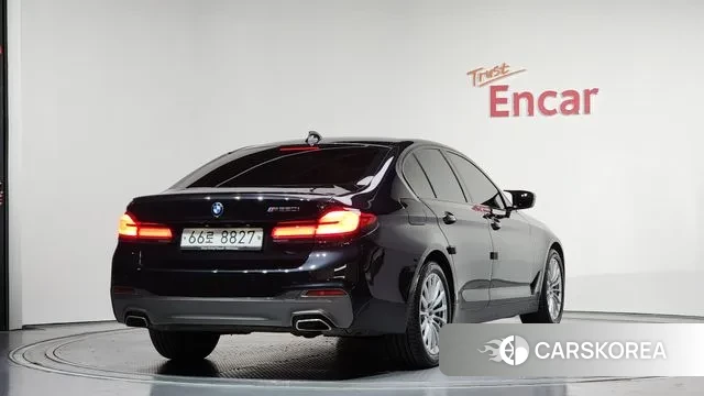 BMW 5 Series (G30) 2019 Черный из Кореи