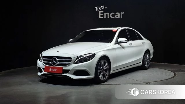Mercedes-Benz C-Class W205 2018 Белый из Кореи