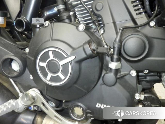 Engine photo