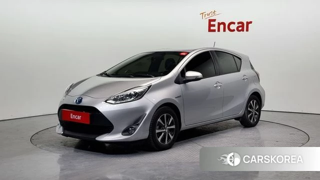 Toyota Prius C 2018 Серебряный из Кореи