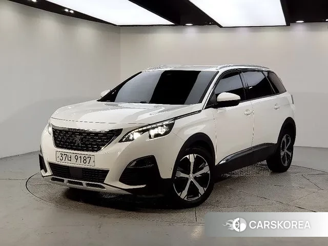 Peugeot 5008 second generation 2018 Белый из Кореи