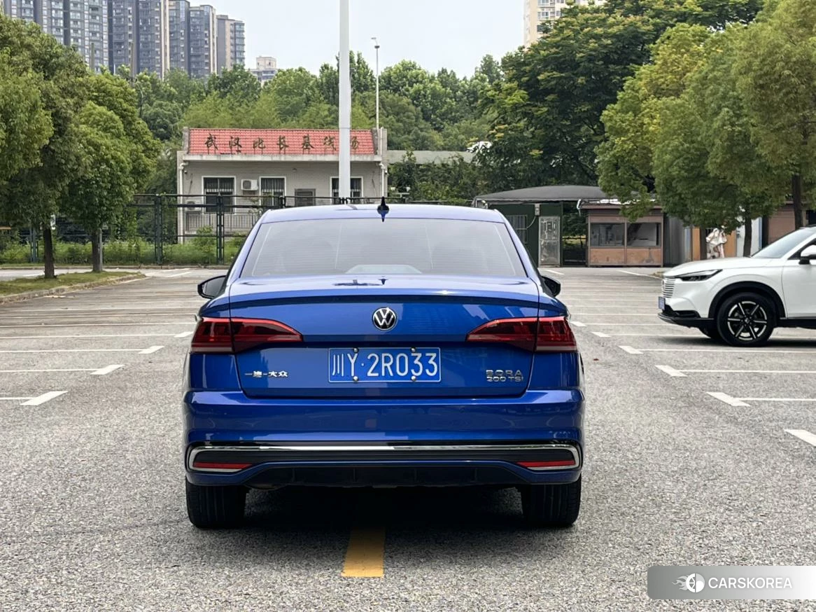 Volkswagen Bora 2022 Синий из Китая