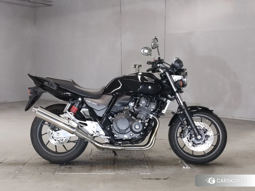 Проданный Honda CB400SF 2021 из Японии, фото 2