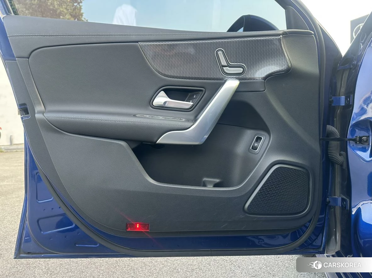 Mercedes-Benz Class A 2021 Синий из Китая