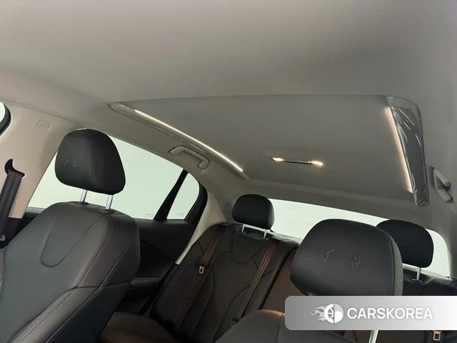 Red flag E-QM5 2023 Черный из Китая