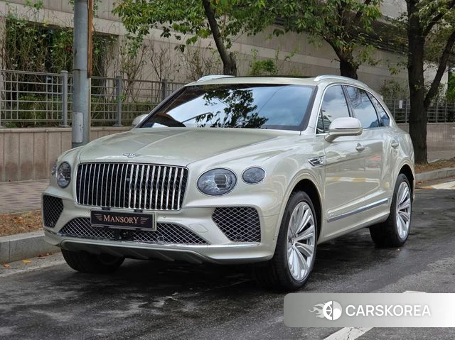 Bentley Bentayga 2024 Жемчужный цвет из Кореи