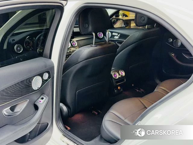 Mercedes-Benz Class C 2021 Белый из Китая