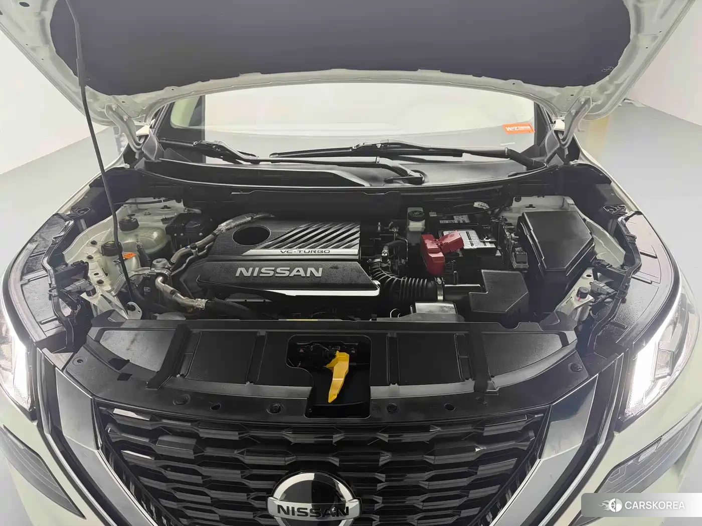 Nissan Qijun 2021 Белый из Китая