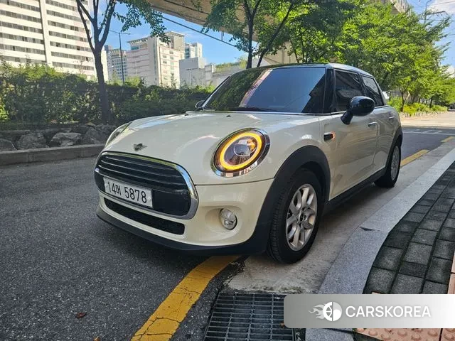 Mini Cooper 2018 Жемчужный цвет из Кореи