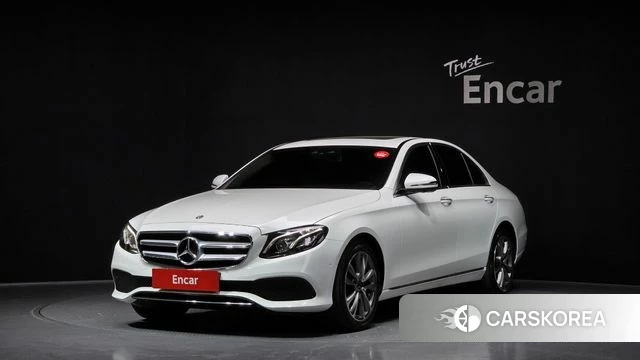 Mercedes-Benz E-Class W213 2019 Белый из Кореи