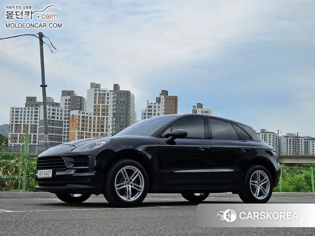 Porsche Macan 2019 Черный из Кореи